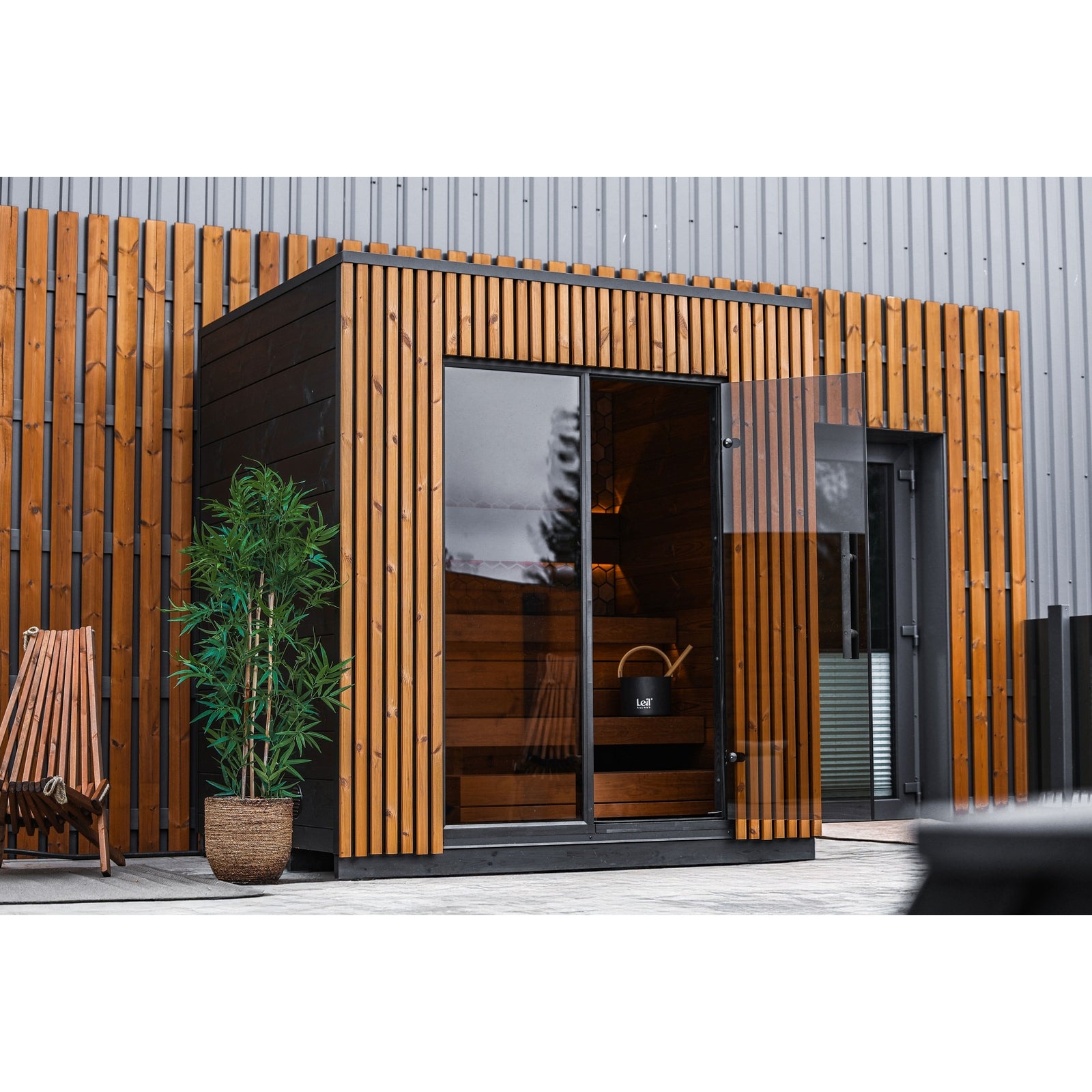 Leil Viva 210 3-Person Outdoor Sauna Kit product image